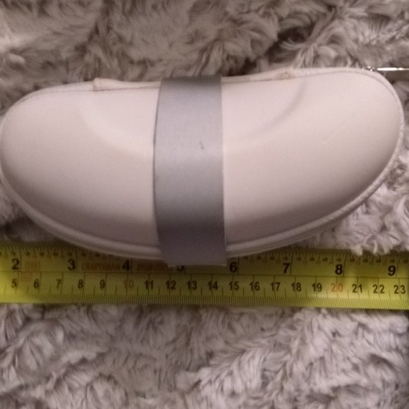 Dolce & Gabanna Glasses Case & Cleaning Cloth - Picture 8 of 11